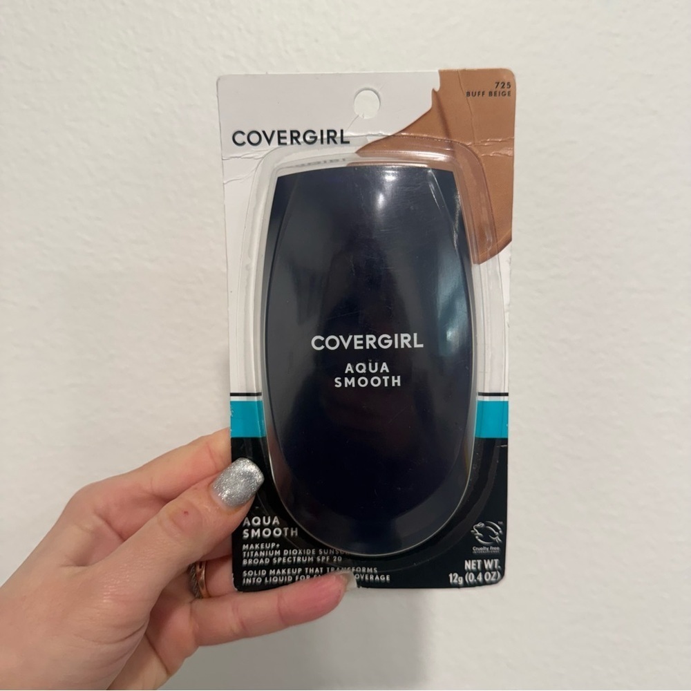 Covergirl Aqua Smooth Foundation + SPF 20 in 725 Buff Beige 12g